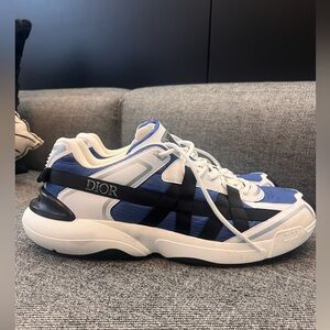 listing-status-banner